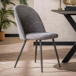 Moderne stoel met ronde rugleuining